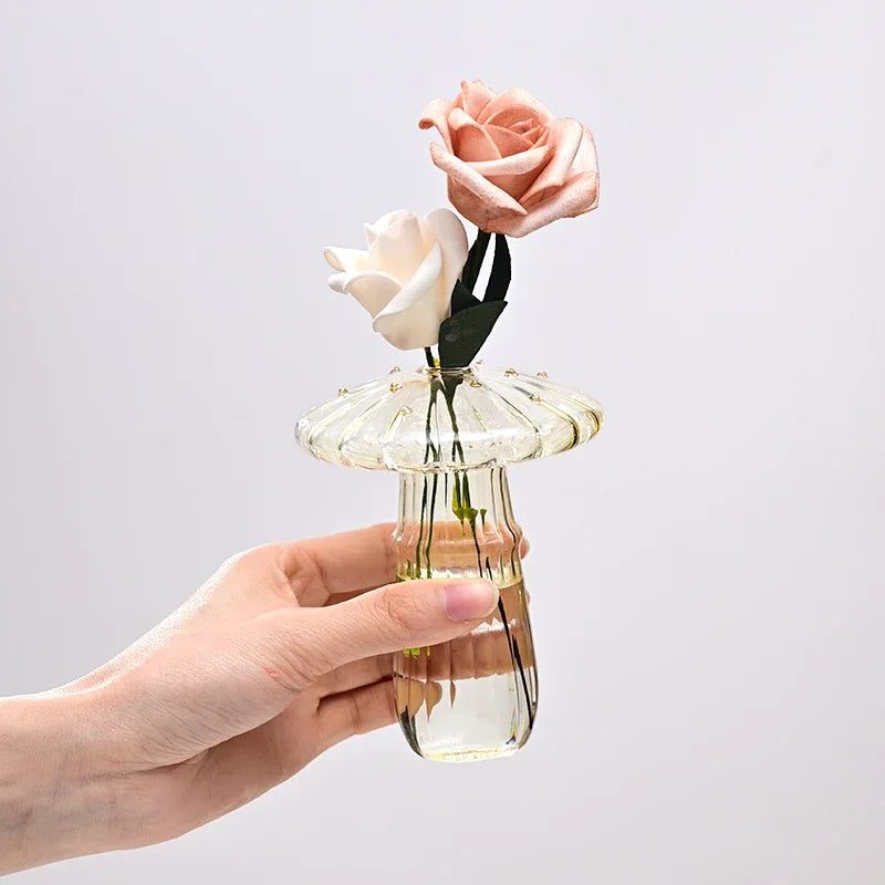 Mushroom-Shaped Glass Vase – Elegant Home Decor, Durable, Easy to Clean, Perfect for Living Rooms, Bedrooms, and Officesrium Art Plant Hydroponic Table Vase Glass Crafts DIY Aromatherapy Bottle