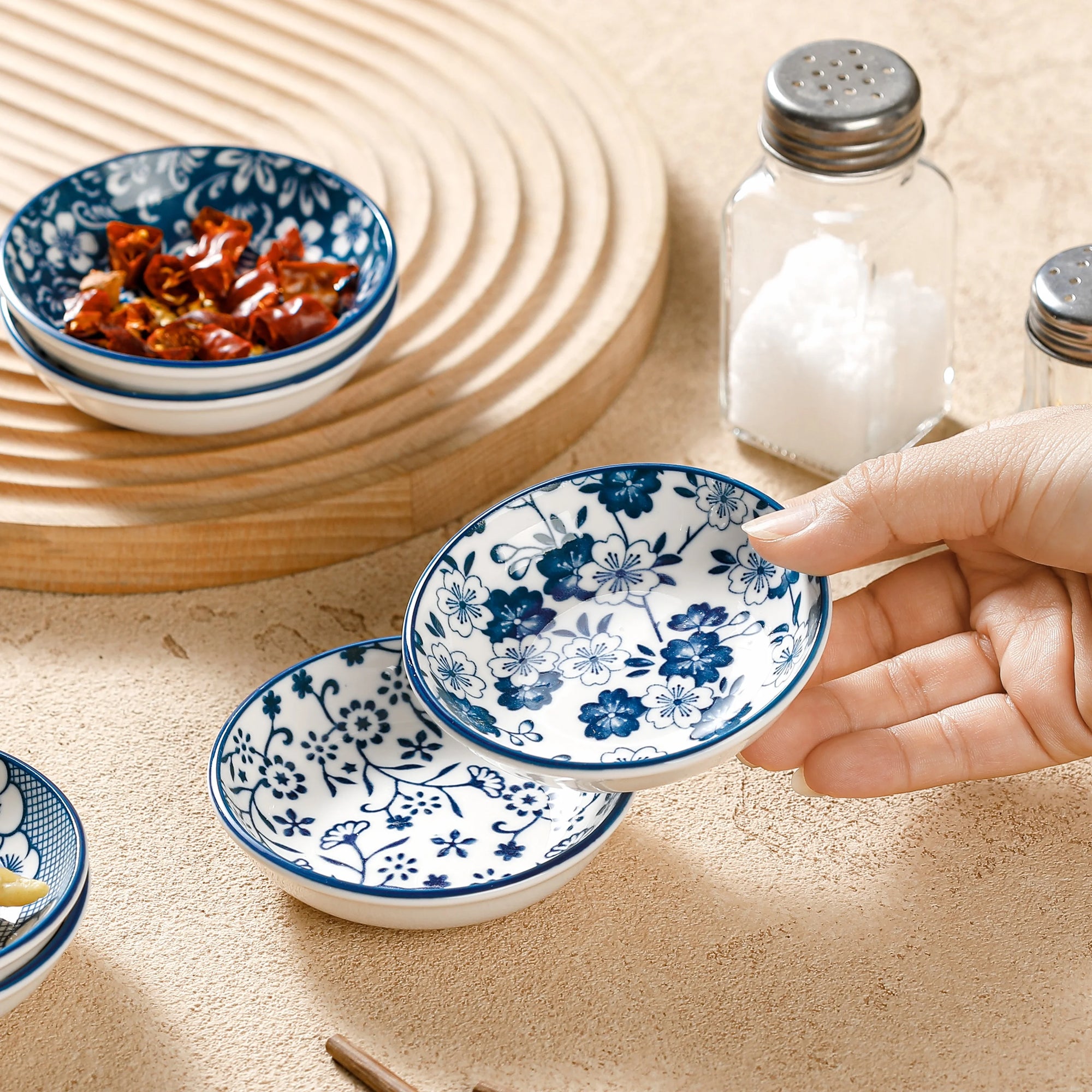 Set of 6 Mini Ceramic Plates - Retro Chinese Style for Snacks, Sashimi & More